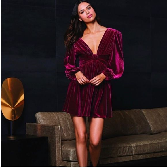 Gianni Bini MARIAH Velvet Plunging Neckline Mini Color JAM - Picture 2 of 9